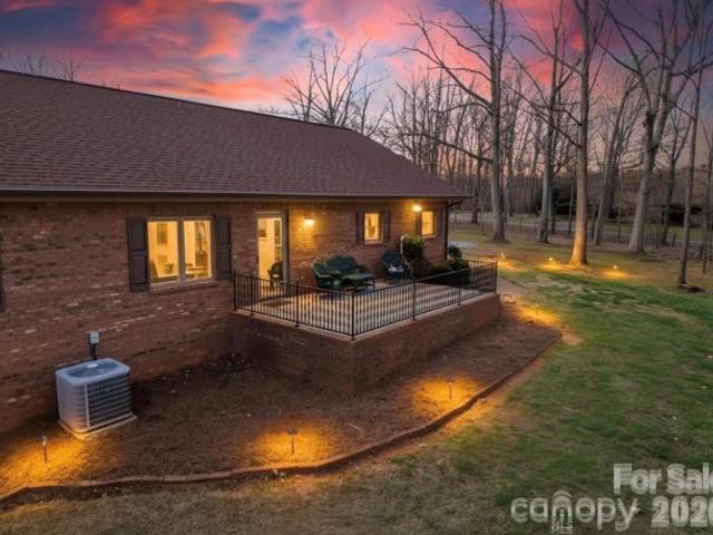 House for sale in Fairview Park, Taylorsville