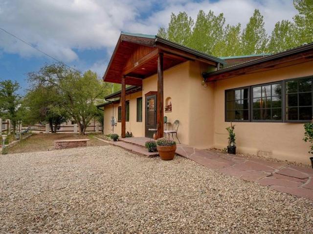 House for sale in Taos, Taos County