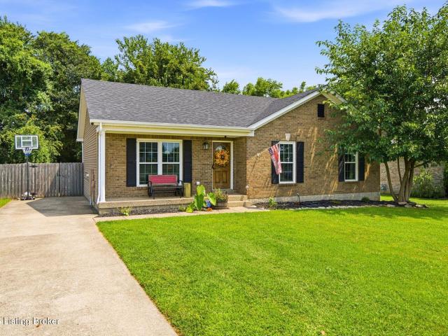 House for sale in Mount Washington, Kentucky
