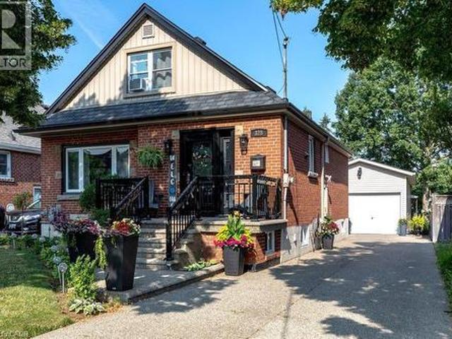 House for sale in Ancaster, Ontario