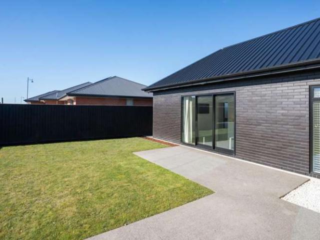 House for sale in Chaslands, Canterbury