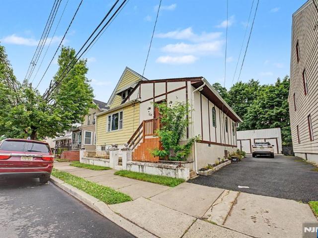House for sale in Passaic, New Jersey