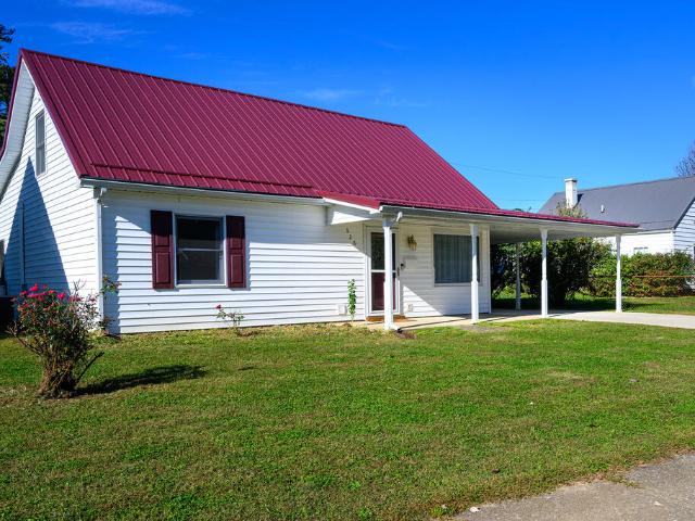 House for sale in Waverly Estates, Waverly