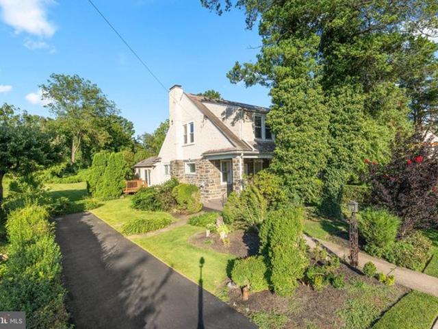 Townhouse for sale in West Wayne, Radnor Township