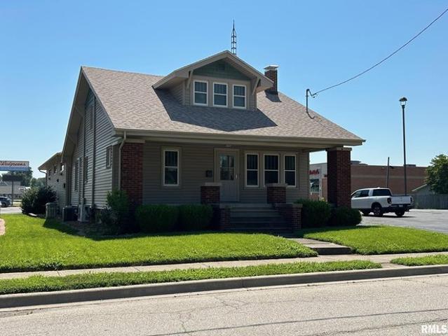 House for sale in Taylorville, Illinois