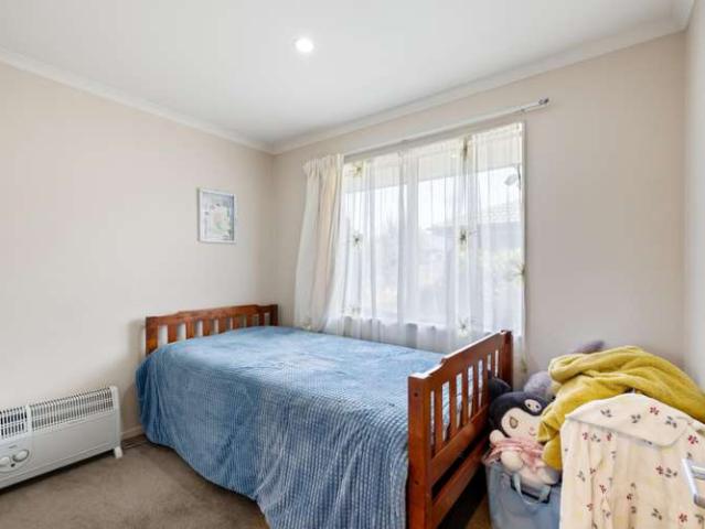 Apartment for sale in Chaslands, Canterbury