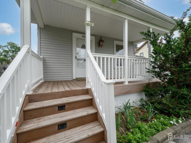 House for sale in Middlesex, New Jersey
