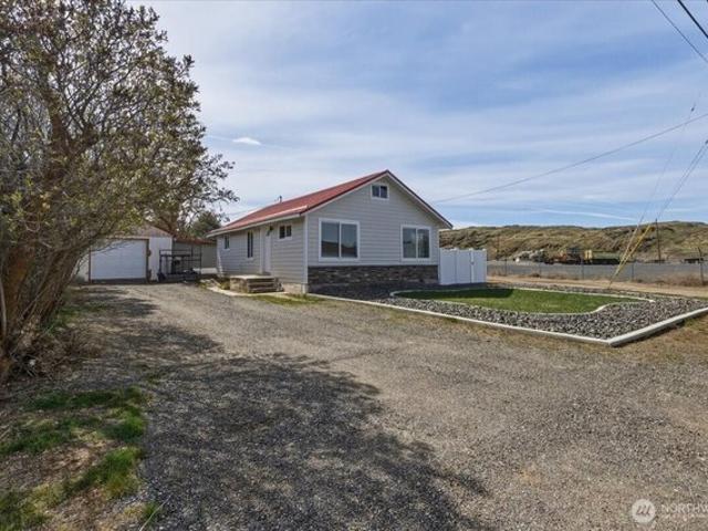 House for sale in Electric City, Washington