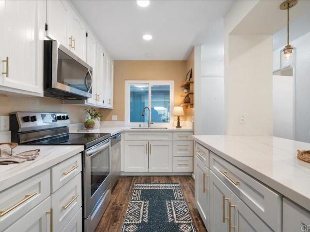 Townhouse for sale in Cardiff, California