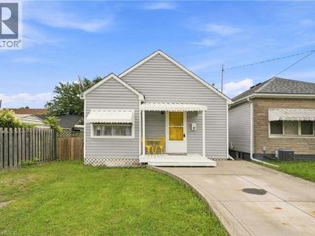 House for sale in Ancaster, Ontario