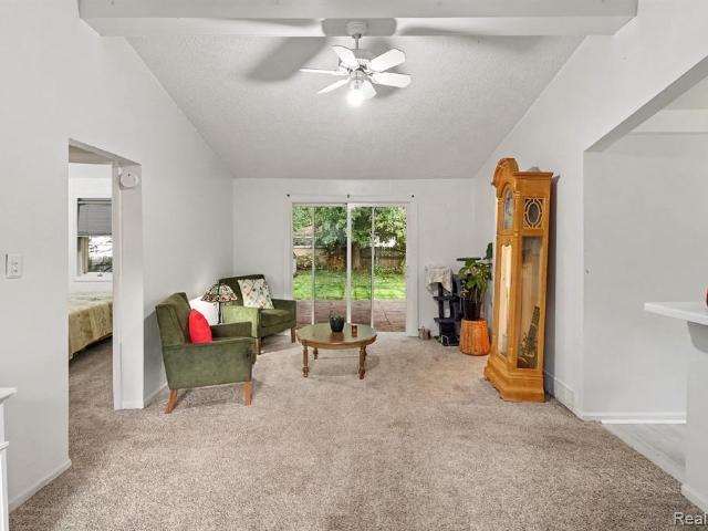 House for sale in Tripp's Middle Straits Lake Sub, Commerce Charter Township