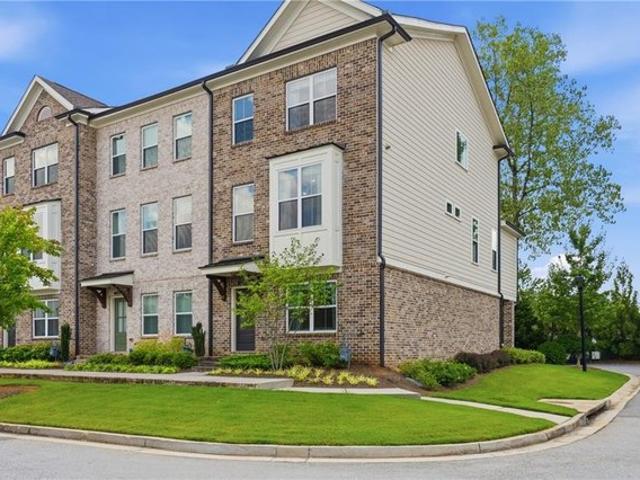 Townhouse for sale in Scottdale, Georgia