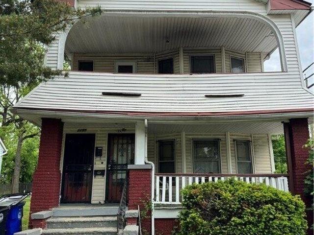 Duplex for sale in Cleveland