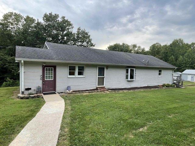 House for sale in Shoals, Indiana