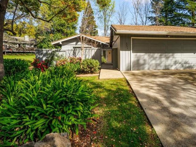 Townhouse for sale in Rescue, California