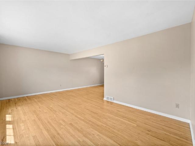 Property for rent in Hunt Club, Solon