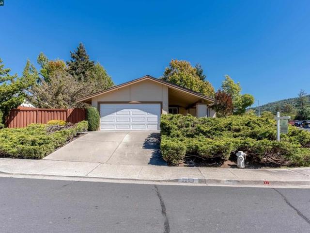 House for sale in Pinole, California