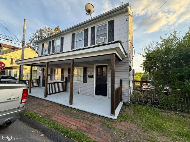 Townhouse for sale in Lavelle, Pennsylvania