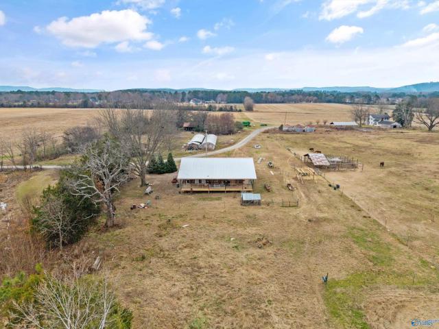 House for sale in New Hope, Alabama