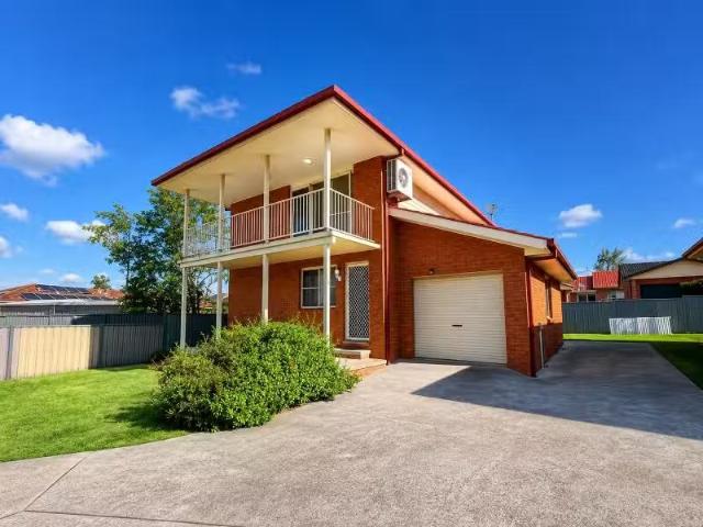Condo for rent in Piallamore, New South Wales