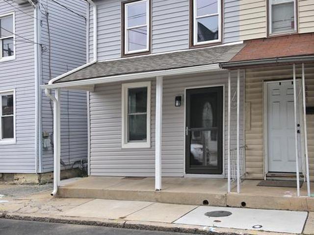 Townhouse for sale in Lebanon, Pennsylvania