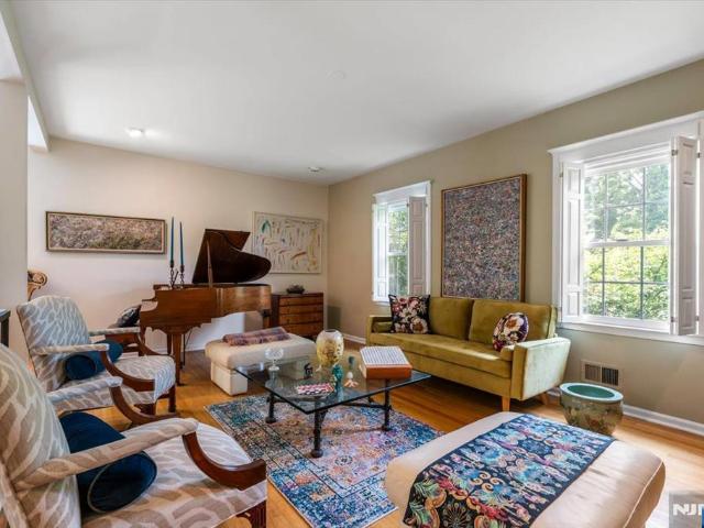 House for sale in Leonia, New Jersey