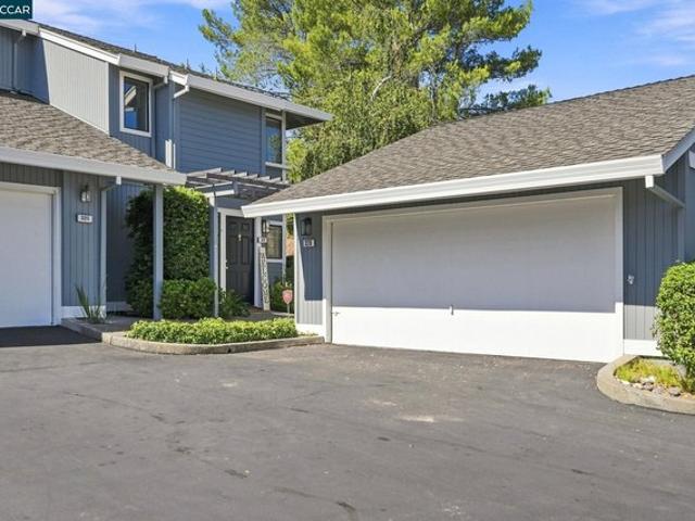 Townhouse for sale in Pleasant Hill, California