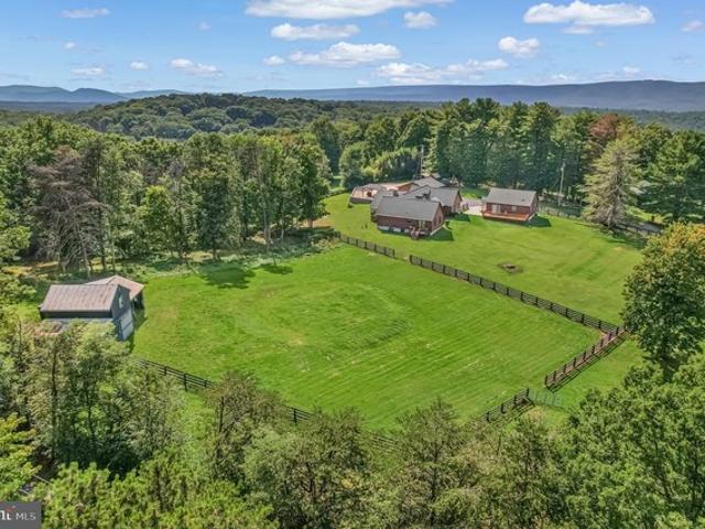 House for sale in Capon Springs, Hampshire County