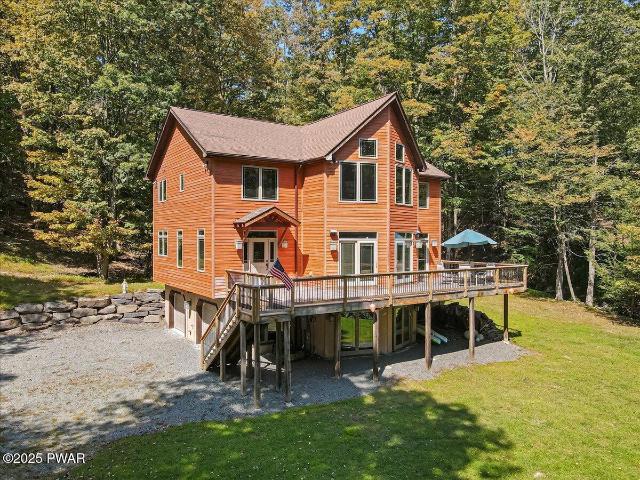 House for sale in Lakeville, Pennsylvania