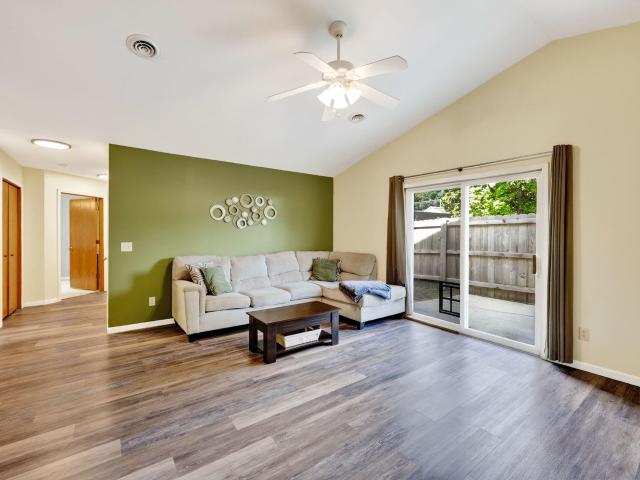 House for sale in Oregon, Dane County