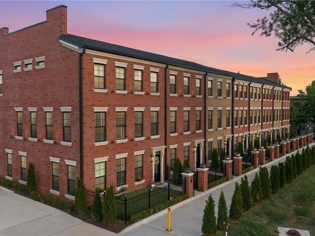 Townhouse for sale in Bentonville, Benton County