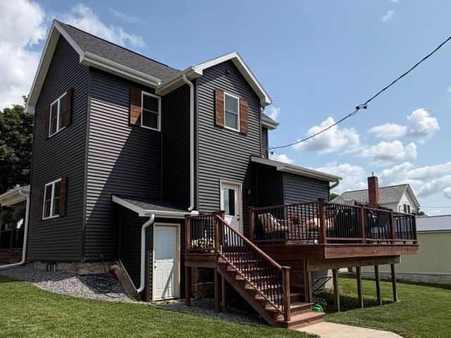 House for sale in Dodgeville, Iowa County