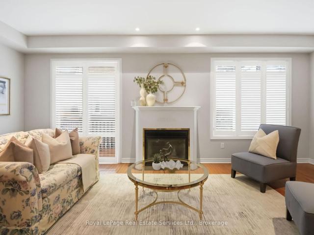 Condo for sale in Toronto, Golden Horseshoe