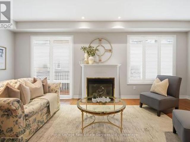 Townhouse for sale in Oakville, Ontario