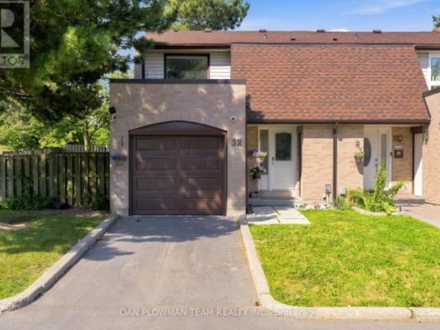 Townhouse for sale in Woburn, Ontario