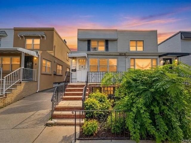 House for sale in Queens, Arverne