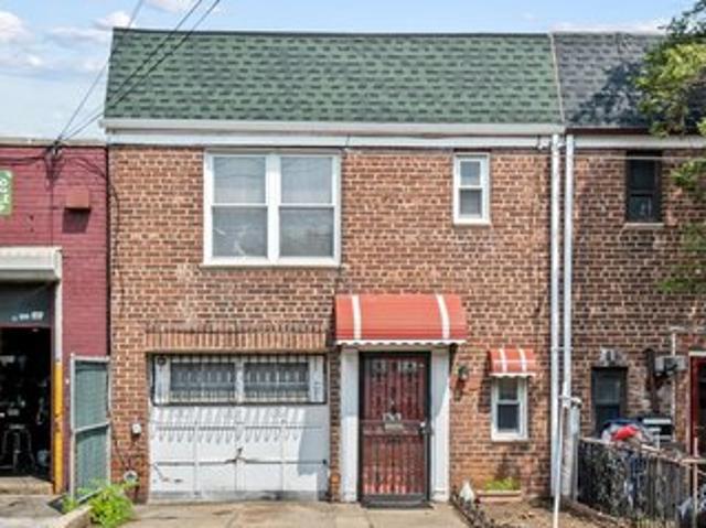 House for sale in Queens, Arverne