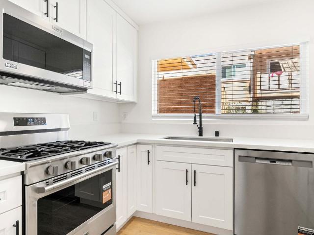 Apartment for rent in Canoga Park, California
