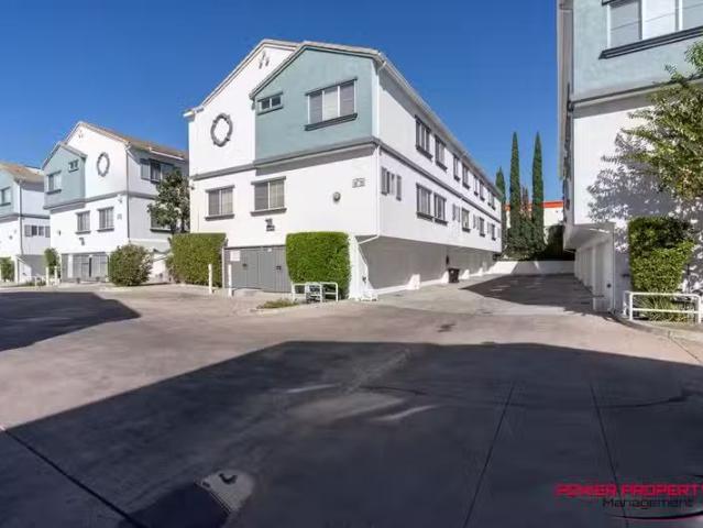 Condo for rent in Pomona, Northridge West Neighborhood Council District