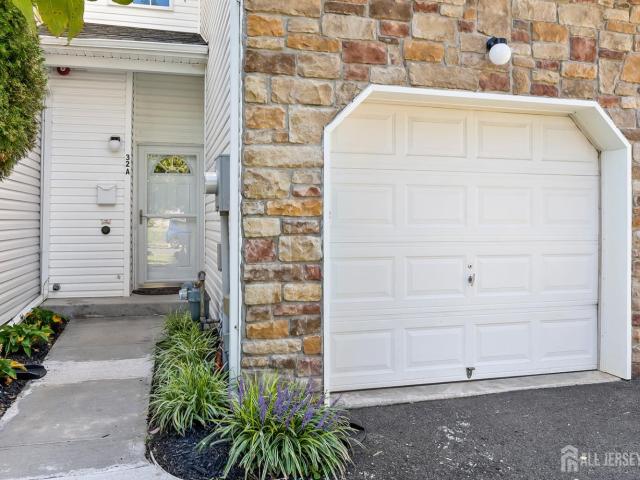 Townhouse for sale in New Brunswick, New Jersey