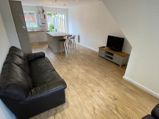 Room for rent in Elmfield, Leicestershire