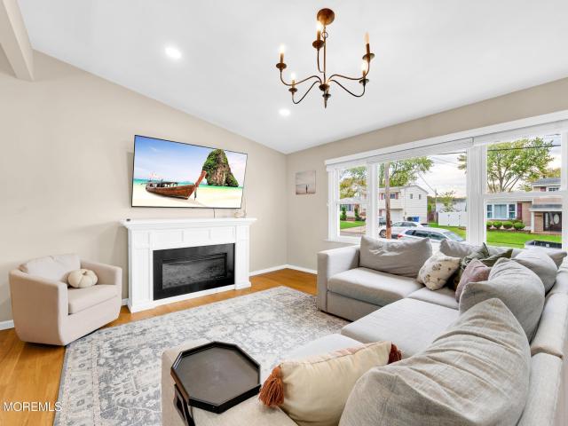 House for sale in Creighton Village, Old Bridge Township
