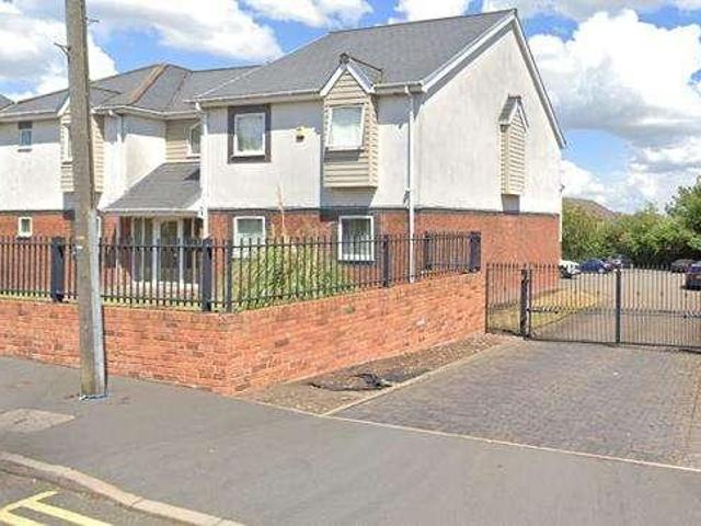 Flat for sale in Oldbury