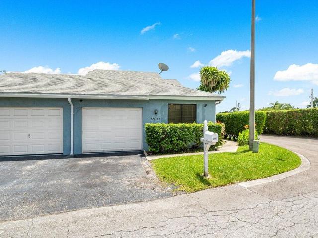 Townhouse for rent in Lake Worth