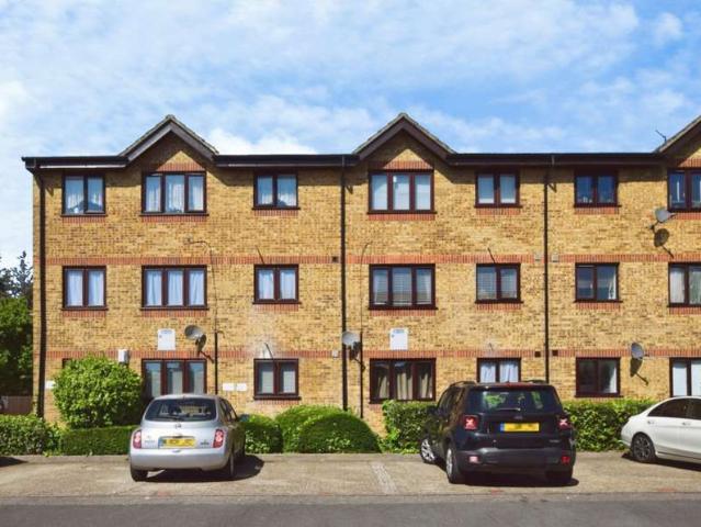 Studio for sale in Greater London