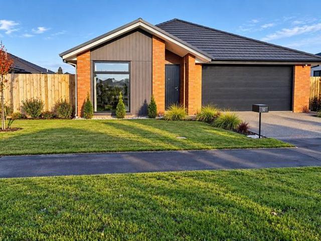 House for rent in Chaslands, Canterbury