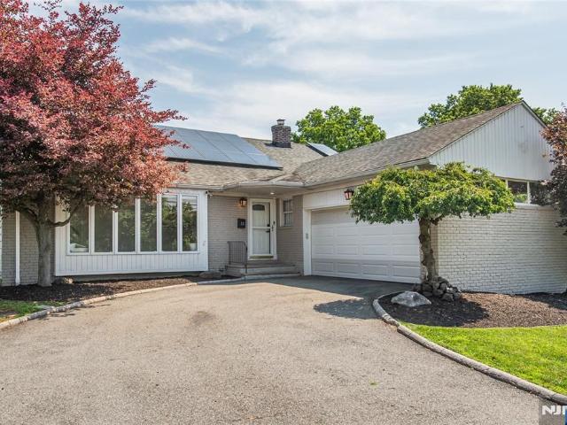 House for rent in Clifton