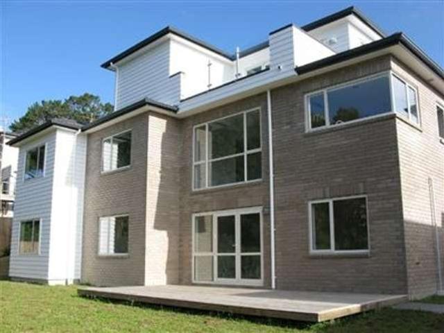 House for rent in Paremoremo