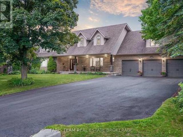 House for sale in Springwater