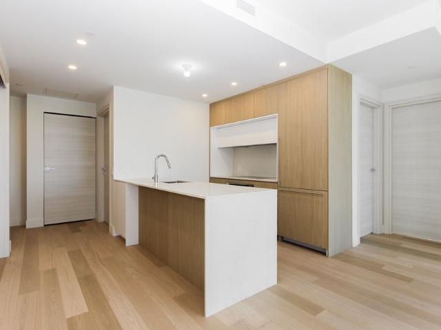 Apartment for rent in Pointe-claire, Quebec